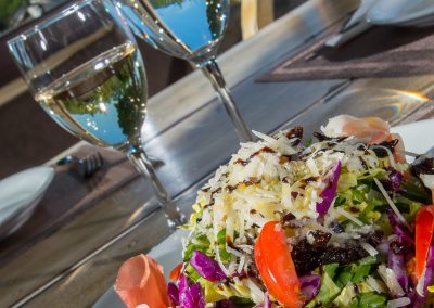 estiatorio-salata-me-prosouto-konitsa-lotos-farm